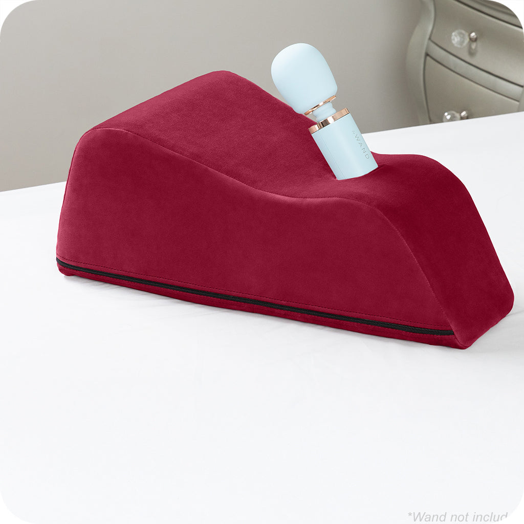 Wanda Sex Toy Mount in Merlot